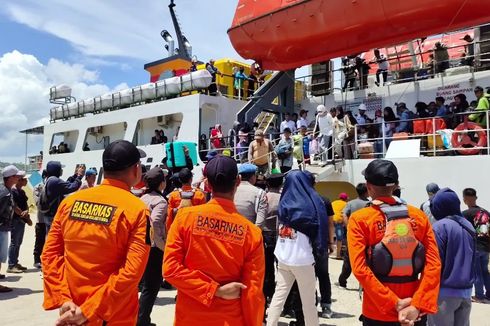 Kapal Over Kapasitas, Ratusan Penumpang di Pelabuhan Silopo Polewali Mandar Batal Berangkat