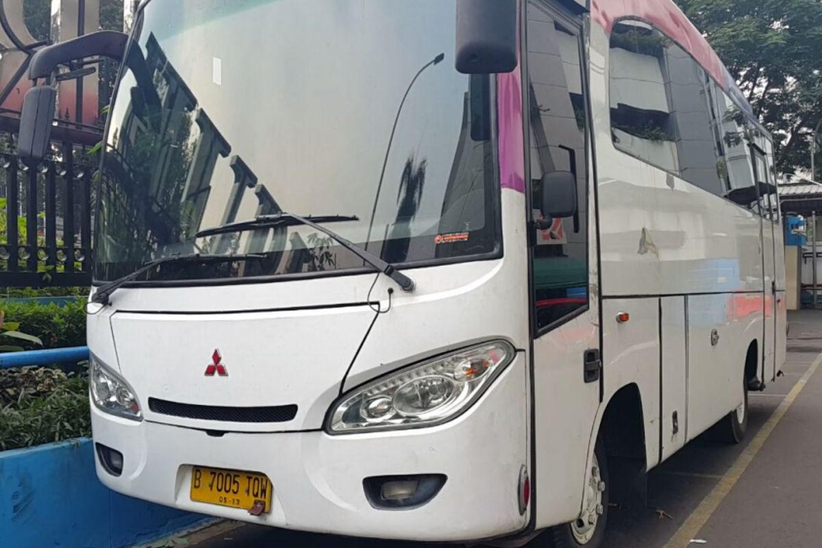 Penampakan bus pesta milik PO Royale VIP yang dikandangkan Kementerian Perhubungan. Foto diambil Sabtu (22/7/2017).