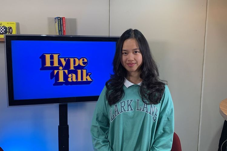 Penyanyi Claudia Santoso saat jadi bintang tamu di program Hype Talk, Rabu (29/3/2022).