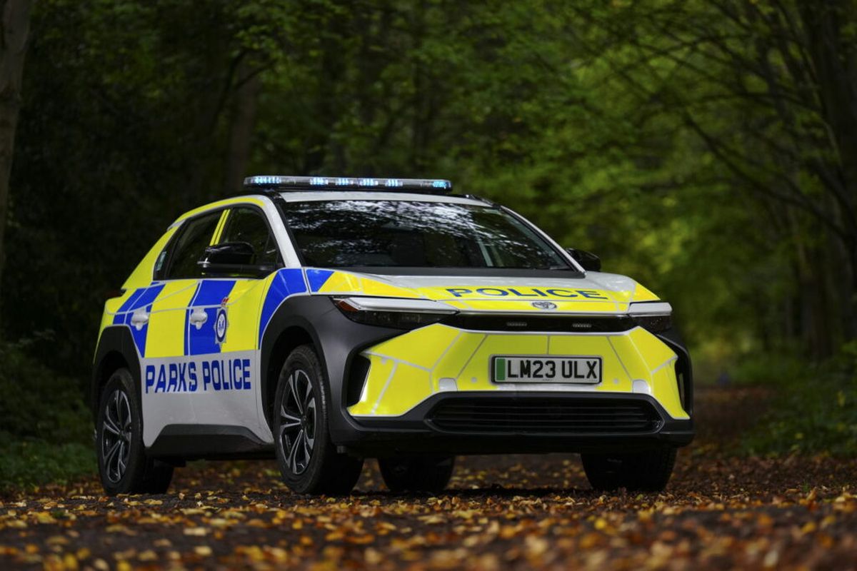 Mobil listrik Toyota bZ4X jadi kendaraan dinas polisi taman di London