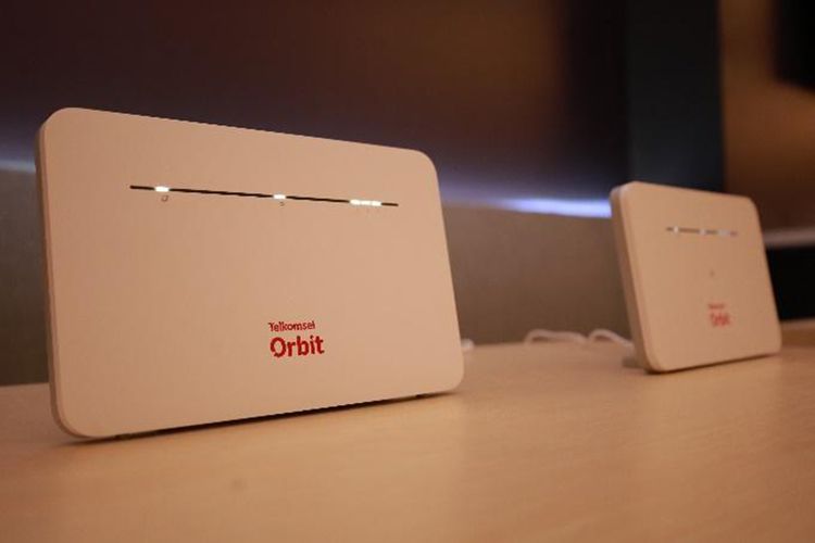 Huawei MatePad SE dapat semakin bekerja maksimal saat dipadukan dengan modem Orbit Star H1 dari Telkomsel. 