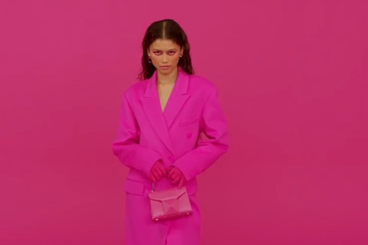 Penampilan serba pink Zendaya