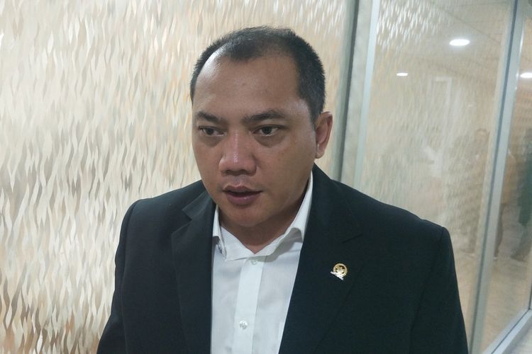 Anggota Komisi III dari Fraksi Partai Nasdem Taufik Basari saat ditemui di Kompleks Parlemen, Senayan, Jakarta, Senin (4/11/2019). 