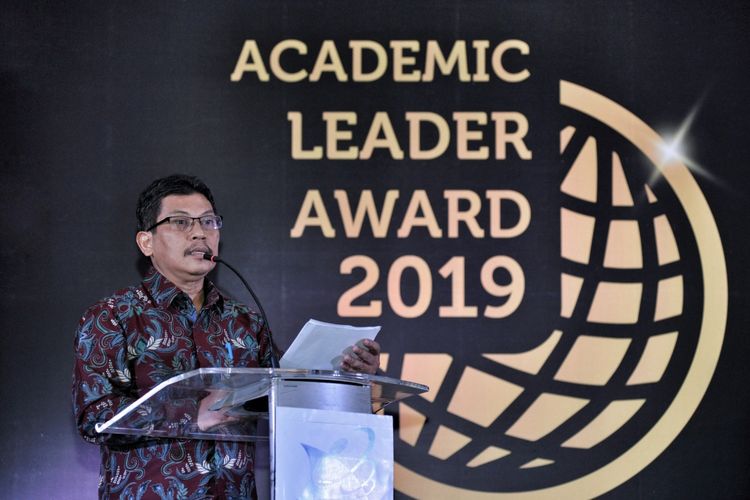Dirjen SDID Kemenristekdikti Ali Guhfron Mukti dalam acara Academic Leader Award 2019 di Jakarta (1/10/2019). Penghargaan Academic Leader 2019 diberikan untuk akademisi, khususnya dosen yang telah berkontribusi dalam kemajuan pendidikan tinggi Tanah Air.