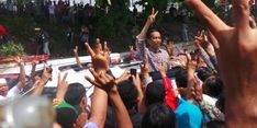 Jokowi: Coba yang di Sana, Berani Enggak Salaman sampai Berdarah-darah