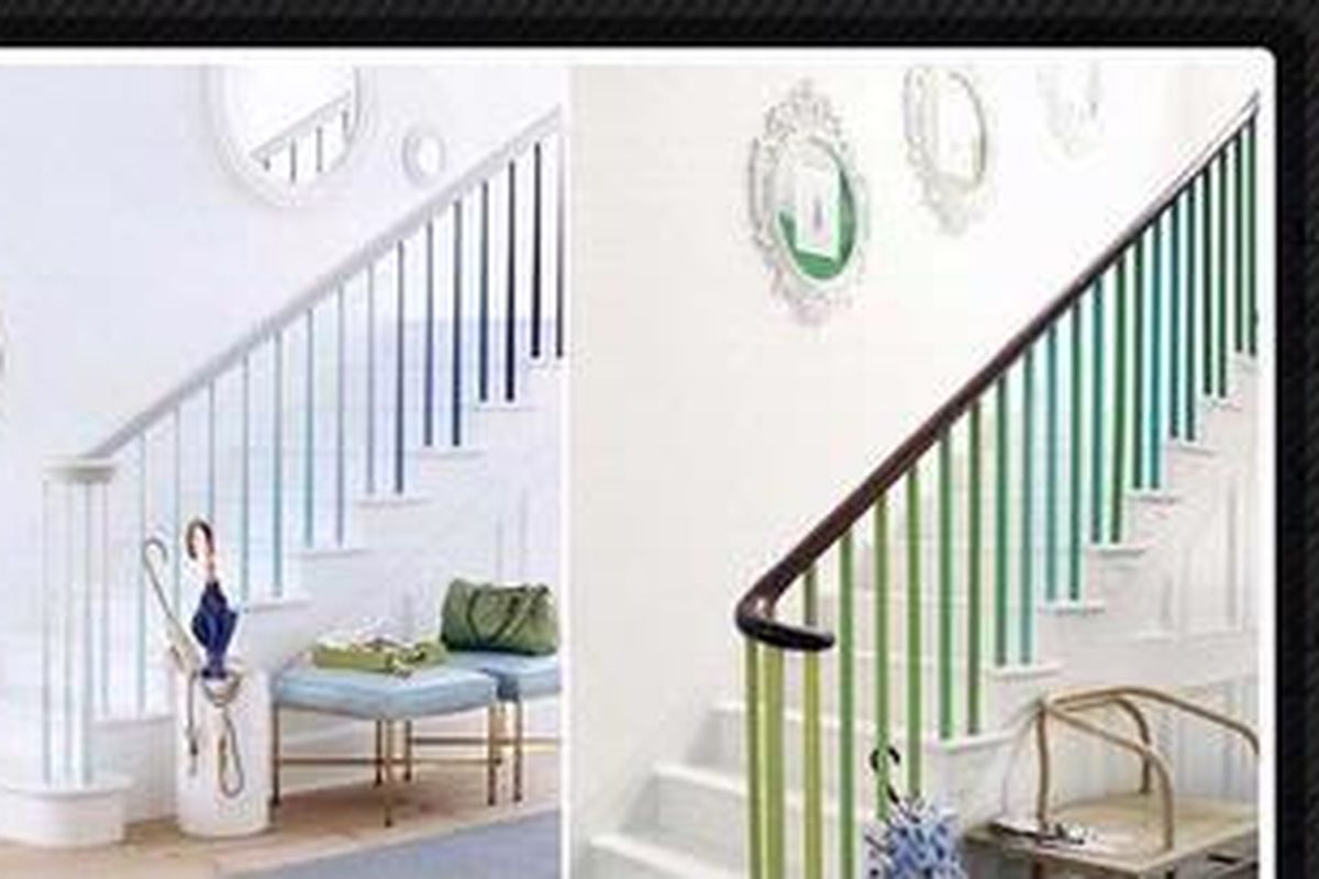 Untuk rumah yang didominasi dengan warna putih, Anda bisa mencoba bermain dengan warna pada pegangan tangga rumah Anda.