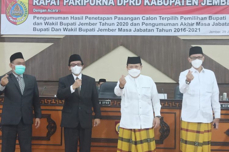 Bupati Jember Hendy Siswanto dan wakil bupati Jember KH M Balya Firjaun Barlaman saat berkunjung ke DPRD Jember