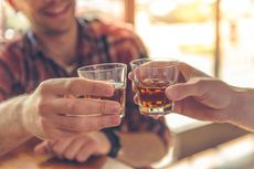 7 Mitos Tentang Minuman Beralkohol