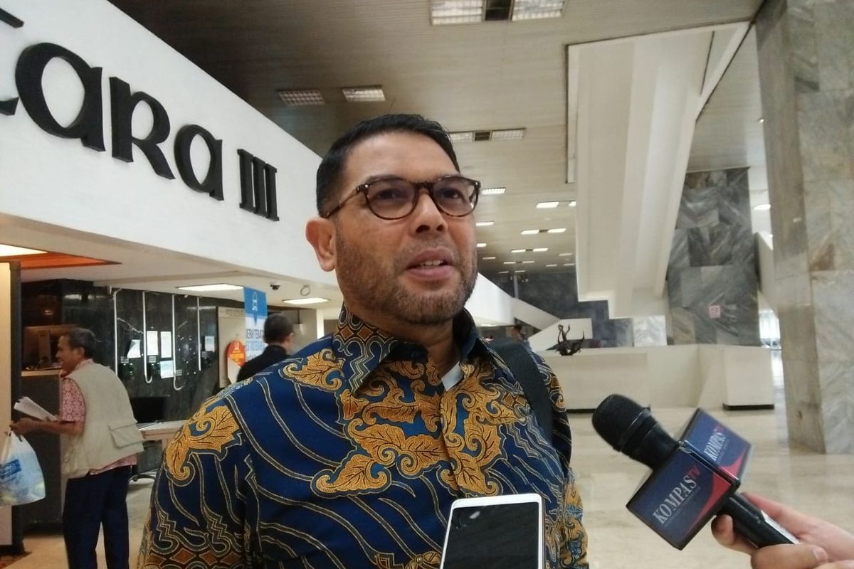 Anggota Komisi III dari Fraksi PKS Nasir Djamil di Kompleks Parlemen, Senayan, Jakarta, Selasa (10/12/2019).