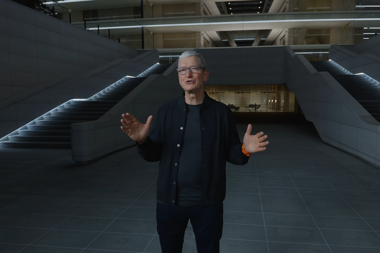 CEO Apple, Tim Cook membuka acara Apple Event Scary Fast pada Selasa (31/10/2023) pagi WIB.