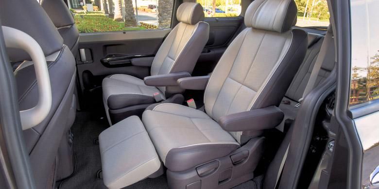 Deretan Mobil Bekas MPV Captain Seat Harga di Bawah Rp 100 