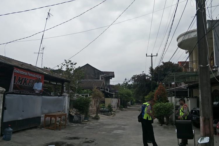 Situasi kediaman rumah John Kei, di  di perumahan Tytyan Indah Utama, Kota Bekasi, pada Minggu (21/6/2020)