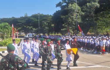 Haru Warga Perbatasan Warnai Upacara HUT Kemerdekaan RI di PLBN ...