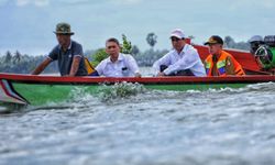Banjir di Sulsel, Mentan Langsung Beri Bantuan Benih dan Pupuk di Wajo