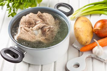 5 Cara Masak Daging Kurban Hemat Gas dan Waktu, Pakai Teknik 5-30-7