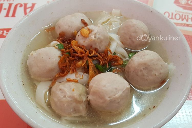 Bakso plus kwetiau di Bakso Sapi Exclusive Gallant 999 Sunter, Jakarta Utara.