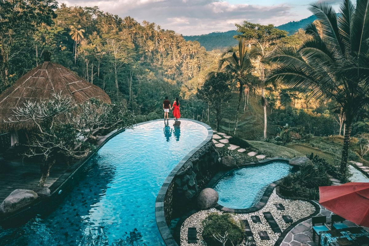 Kolam renang di jungle vila, Bali. 