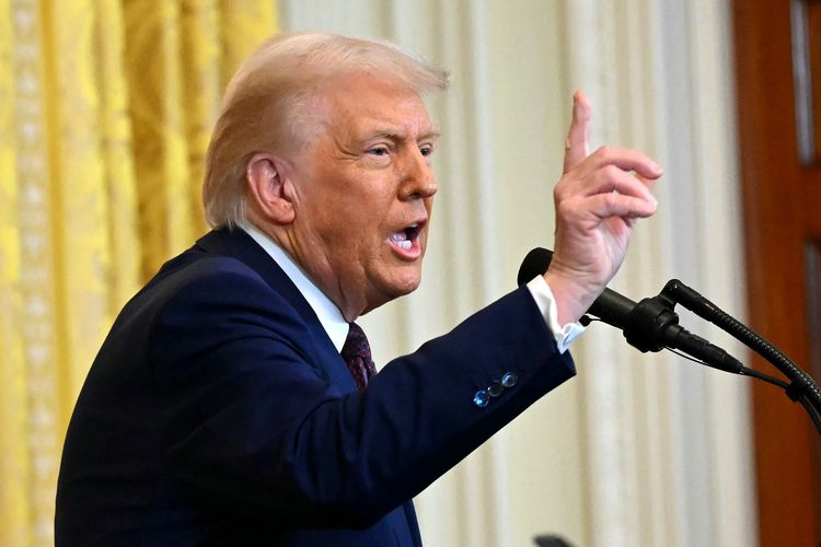 Presiden Trump Murka ke Amazon, Langsung Telepon Jeff Bezos