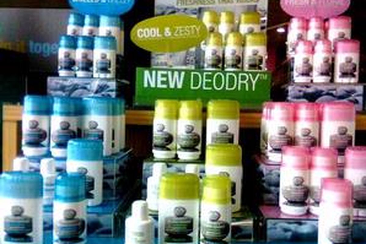 Deodry terdiri atas tiga varian, yaitu Deodry Chilled and Breezy, Deodry Cool and Zesty, serta Deodry Fresh and Floral.