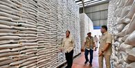 Prabowo Sidak Gudang Bulog di Magelang, Pastikan Stok Beras Aman dan Tepat Sasaran