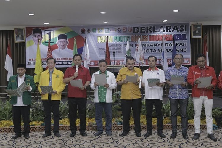 Wali Kota Semarang Hendrar Prihadi yang juga Ketua DPC PDI Perjuangan kota tersebut dalam deklarasi tim kampanye Jokowi- Ma?Ruf Amin di Kota Lumpia, Senin (24/9/2018). 