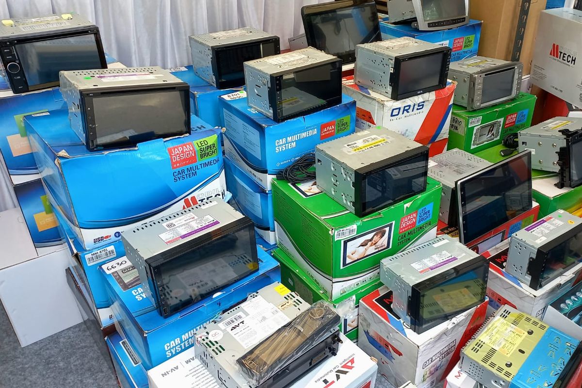 Diskon head unit dan dashcam di Otobursa Tumplek Blek 2022