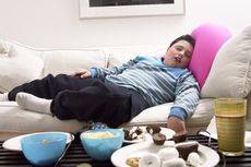 3 Bahaya Tidur Setelah Makan yang Perlu Diwaspadai