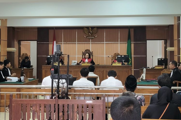 Sidang kasus penganiayaan yang mengakibatkan seorang tahanan tewas dengan terdakwa empat anggota polisi di Pengadilan Negeri Purwokerto, Kabupaten Banyumas, Jawa Tengah, Selasa (28/11/2023).