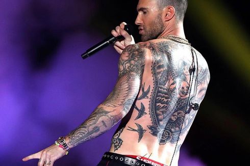 Tampil Di Super Bowl, Adam Levine Kenakan Rolex Langka Rp 1,3 M