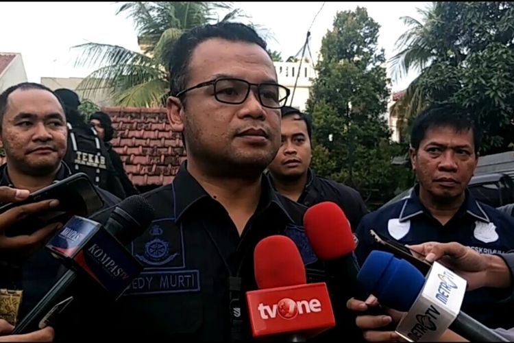 Wakil Direktur Reserse Kriminal Umum Polda Metro Jaya, AKBP Dedy Murti Haryadi memberi keterangan terkait rekonstruksi adegan kasus Novel Baswedan Jumat (7/2/2020)