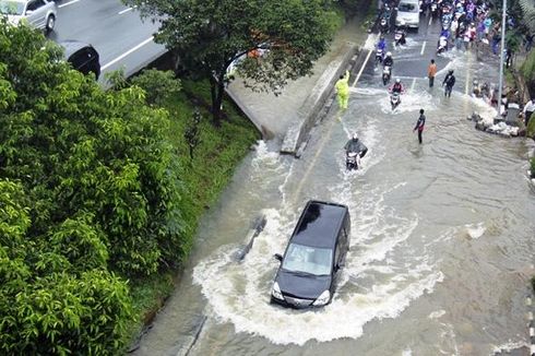 Bengkel Suzuki Siaga Layani Mobil yang Terendam Banjir