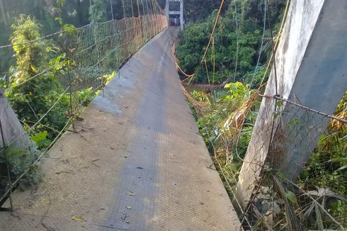 19 Siswa Jatuh ke Sungai Saat Jembatan Gantung yang Dilalui Putus di Jambi, Satu Orang Patah Tulang 