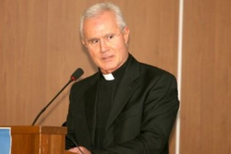 Monsignor Nunzio Scarano, seorang akuntan Vatikan, ditangkap dalam penyelidikan korupsi oleh pihak berwenang di Roma