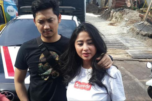 Dewi Perssik Ingin Jadi Panutan