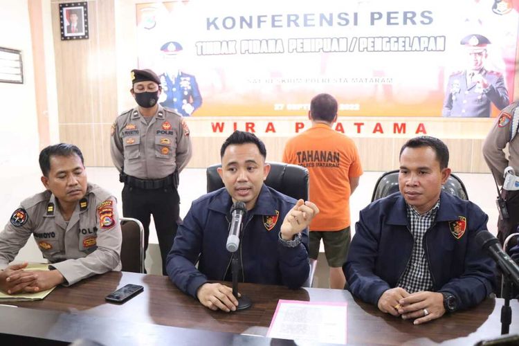 Kasat Reskrim Polresta Mataram Kompol Kadek Adi Budi Astawa memberikan penjelasan terkait kasus dugaan uang palsu.