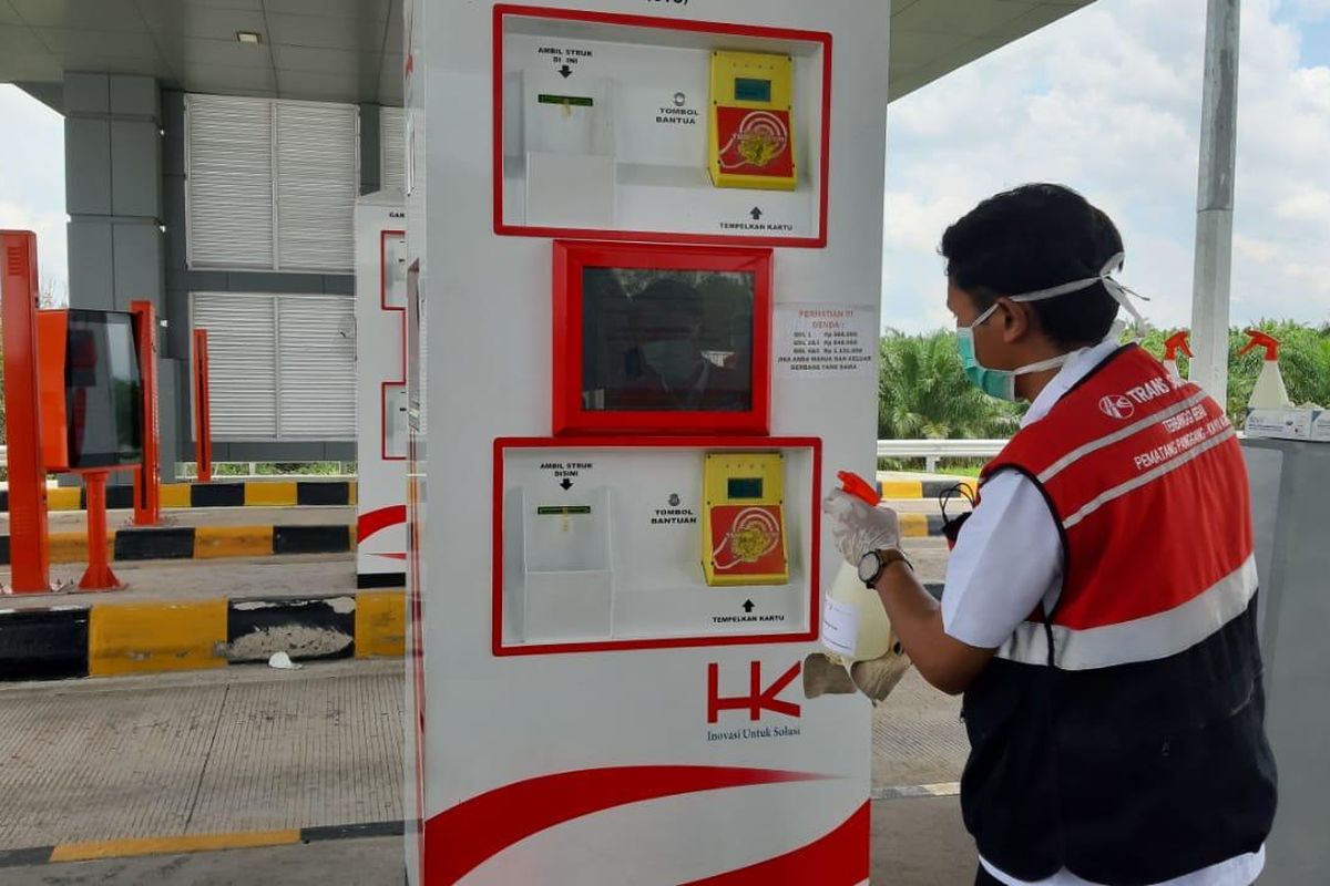 PT Hutama Karya (Persero) Melakukan sosialisasi pencegahan penyebaran Covid-19 di Tol Terbanggi Besar-Pematang Panggang-Kayu Agung, Selasa (17/3/2020).