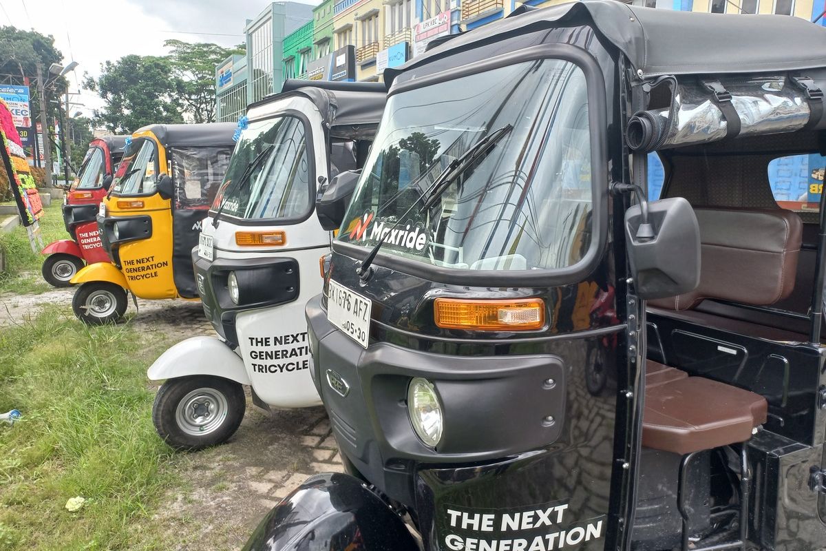 Mengaspal Driver Bajaj
