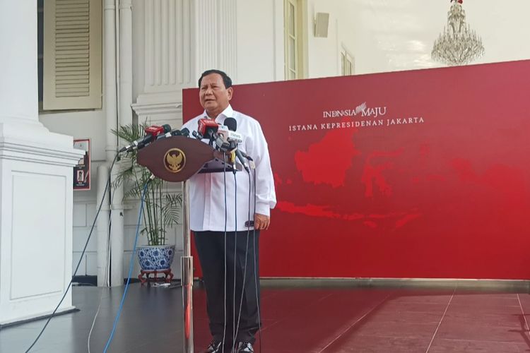 Menteri Pertahanan (Menhan) yang juga Presiden terpilih hasil Pilpres 2024, Prabowo Subianto di Kompleks Istana Kepresidenan, Jakarta, Kamis (6/6/2024).