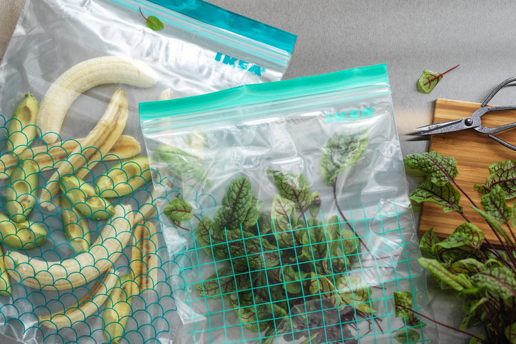 Menyimpan bahan makanan di kedap udara dapat memperpanjang usia pakainya dan mengurangi sampah