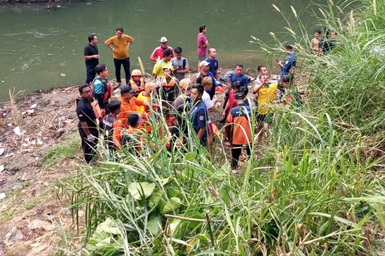 Remaja yang Tenggelam di Kali Ciliwung Pasar Rebo Ditemukan Meninggal Dunia