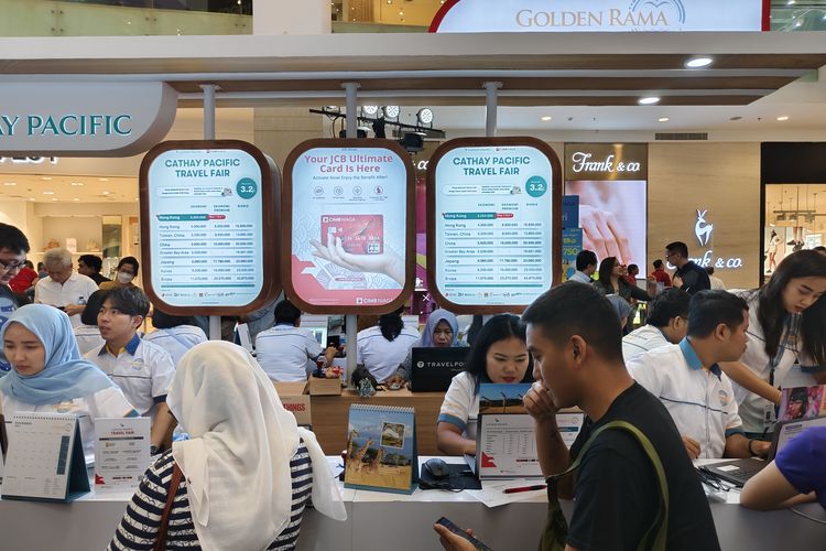 Cathay Pacific Travel Fair 2024 di Gandaria City, Jakarta, Kamis (29/2/2024). 