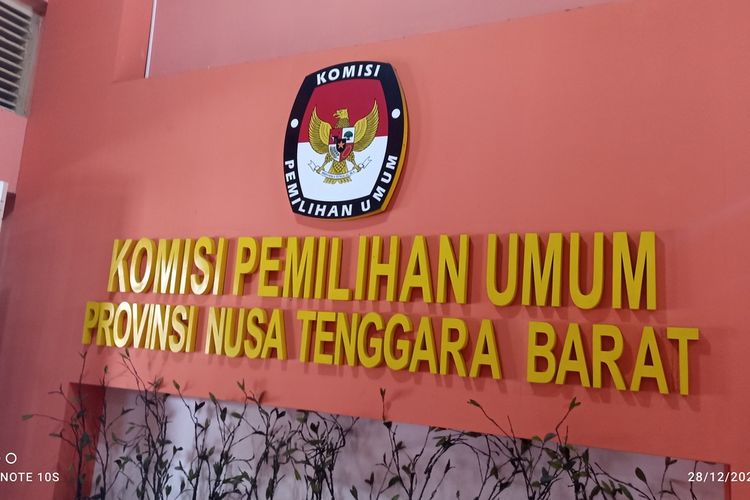 Suasana Kantor KPU NTB saat pendaftaran calon DPD RI