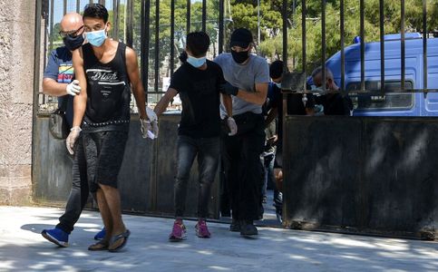 Four Migrants Charged with Arson for Lesbos Fire Involvement