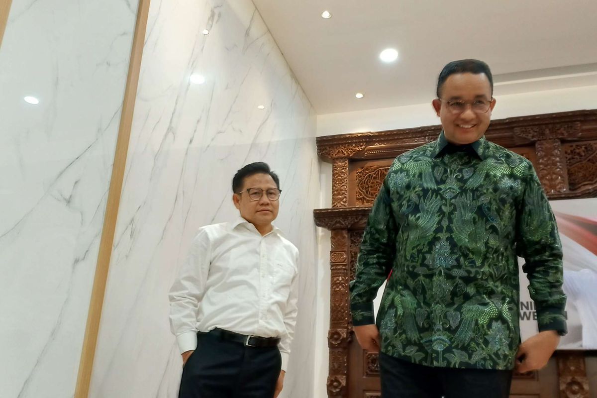 Bacapres Koalisi Perubahan dan Persatuan (KPP) Anies Baswedan (kiri) bersama bacawapres KPP sekaligus Ketua Umum DPP PKB Muhaimin Iskandar (Cak Imin) di Kantor DPP PKB, Jakarta Pusat, Senin (11/9/2023).
