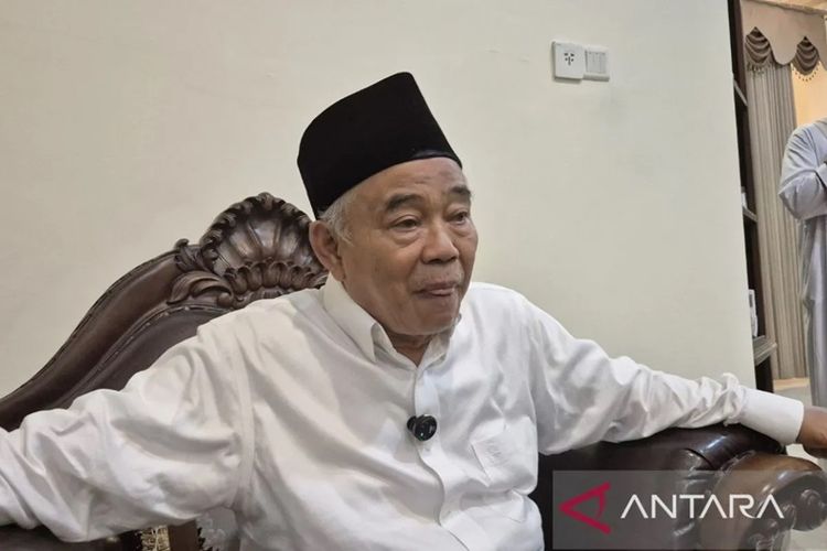Ketua Umum JKSN KH Asep Saifuddin Chalim di Surabaya, Jawa Timur, Kamis (27/11/2025). 