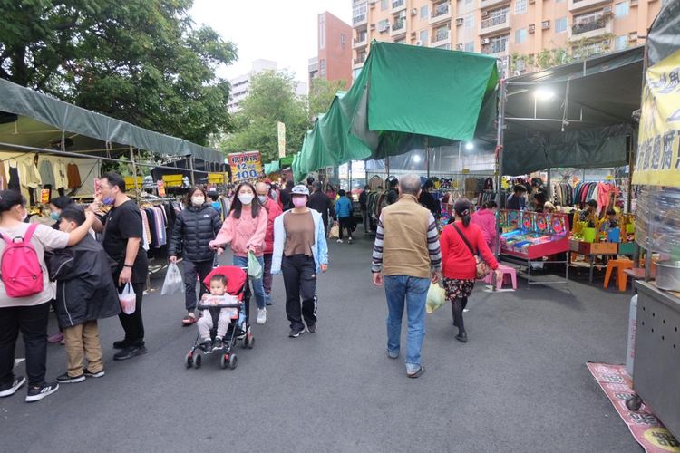 Suasana pasar kaget akhir pekan di Kota Hsinchu, Taiwan.