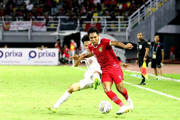 Pertandingan timnas U20 Indonesia vs Vietnam pada laga penentuan juara Grup F Kualifikasi Piala Asia U20 2023 di Stadion Gelora Bung Tomo, Surabaya, Minggu (18/9/2022) yang berakhir dengan skor 3-2. 