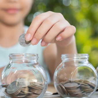 Ilustrasi mengelola keuangan