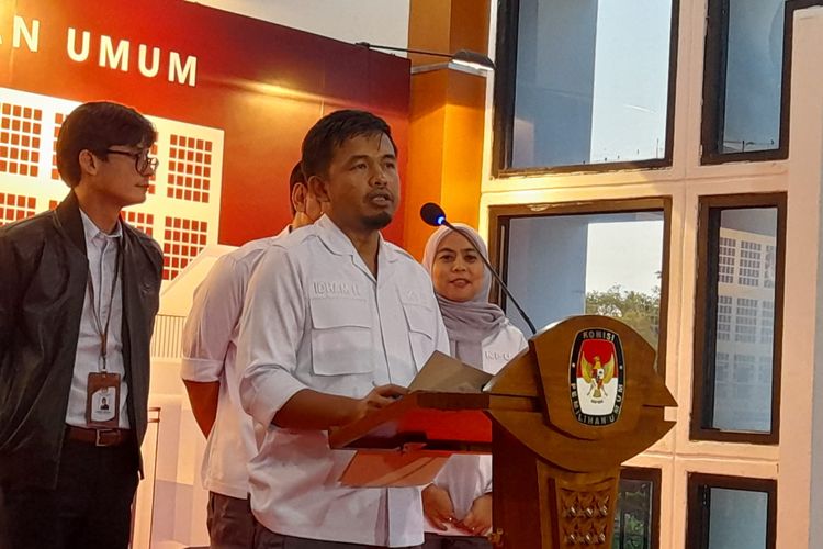 Komisioner Komisi Pemilihan Umum (KPU) Idham Holik di Kantor KPU, Jakarta, Senin (1/8/2022) sore.