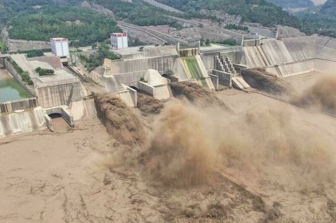 Selamatkan Warga dari Ancaman Banjir, Militer China Ledakkan Bendungan